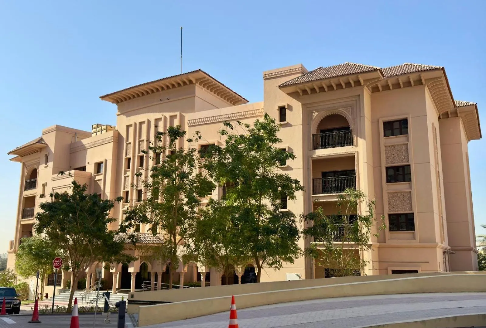Close To Golf Course - 2Br In Jumeirah Golf Estate Dubai Apartment